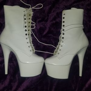 Size 11 pleaser white flamingo 1020 platinum leather stilettos boots
